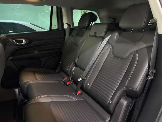 JEEP-COMMANDER-2025