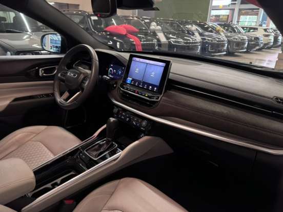 JEEP-COMMANDER-2023