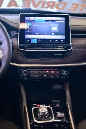 JEEP-COMMANDER-2025