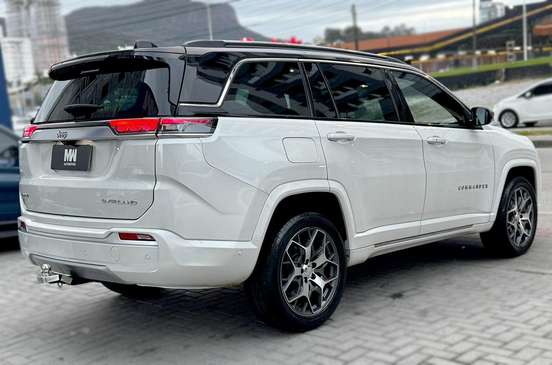 JEEP-COMMANDER-2023