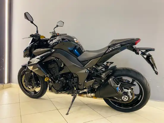 KAWASAKI-Z1000-2012