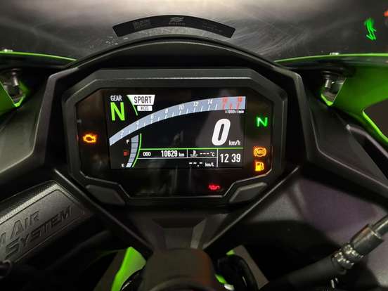 KAWASAKI-NINJA ZX-4RR-2025