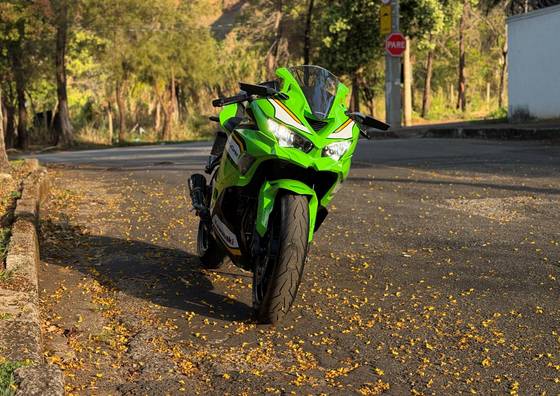 KAWASAKI NINJA ZX-4RR 