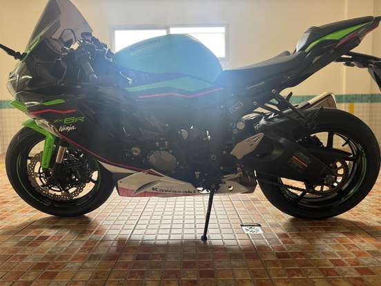 KAWASAKI-NINJA ZX-6R KRT-2022