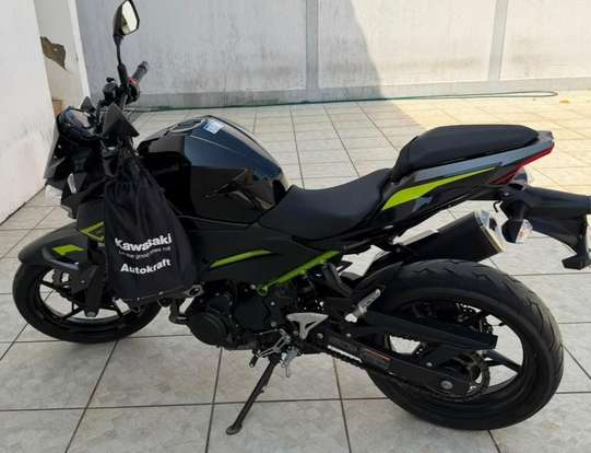 KAWASAKI-Z400-2023