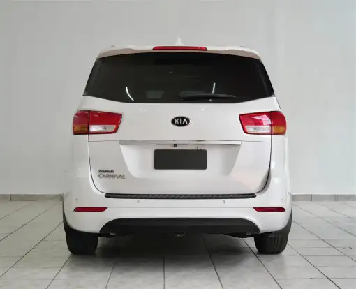 KIA-CARNIVAL-2015