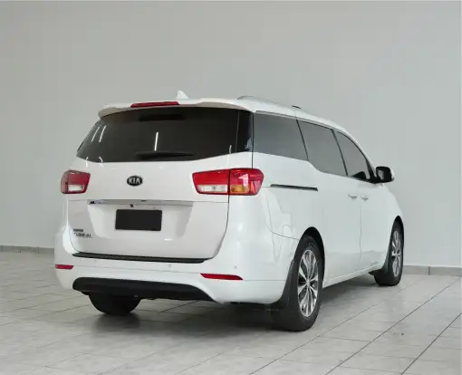 KIA-CARNIVAL-2015