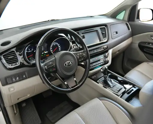 KIA-CARNIVAL-2015
