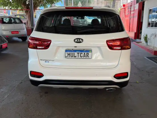 KIA-SORENTO-2.4 16V GASOLINA EX 7L AUTOMÁTICO KIA-SORENTO-2019
