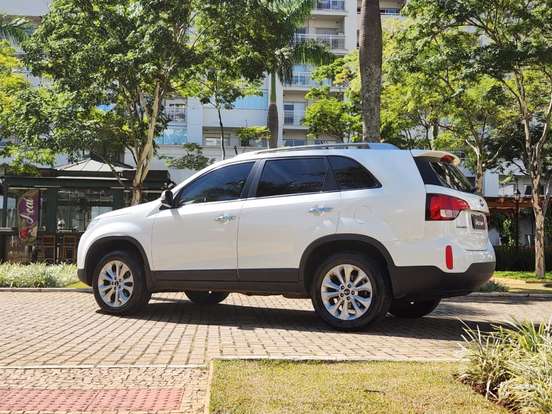 KIA-SORENTO-2014