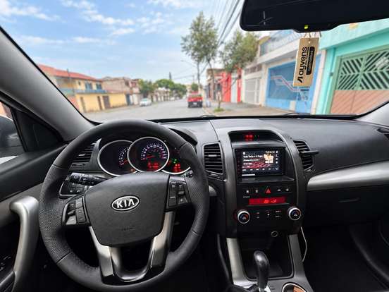 KIA-SORENTO-3.5 V6 GASOLINA EX 7L 4WD AUTOMÁTICO KIA-SORENTO-2012
