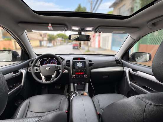 KIA-SORENTO-3.5 V6 GASOLINA EX 7L 4WD AUTOMÁTICO KIA-SORENTO-2012