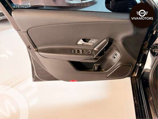 MERCEDES-BENZ-A 200-2019