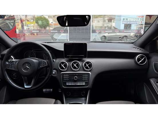 MERCEDES-BENZ-A 200-2016