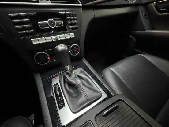 MERCEDES-BENZ-C 180-2012