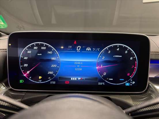 MERCEDES-BENZ-C 300-2024