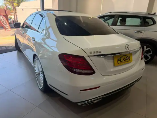 MERCEDES-BENZ-E 250-2.0 CGI GASOLINA EXCLUSIVE LAUNCH EDITION 9G-TRONIC MERCEDES-BENZ-E 250-2017