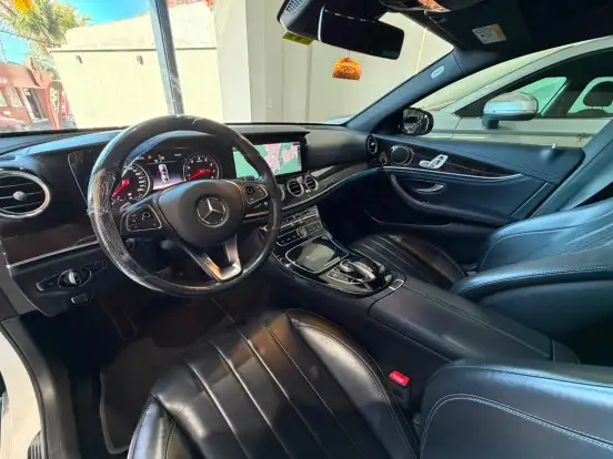 MERCEDES-BENZ-E 250-2.0 CGI GASOLINA EXCLUSIVE LAUNCH EDITION 9G-TRONIC MERCEDES-BENZ-E 250-2017