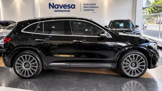 MERCEDES-BENZ-GLA 200-2024
