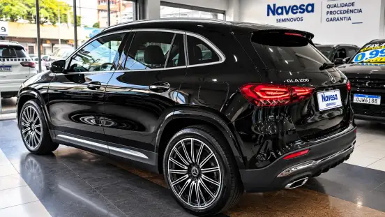 MERCEDES-BENZ-GLA 200-2024