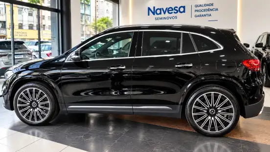 MERCEDES-BENZ-GLA 200-2024