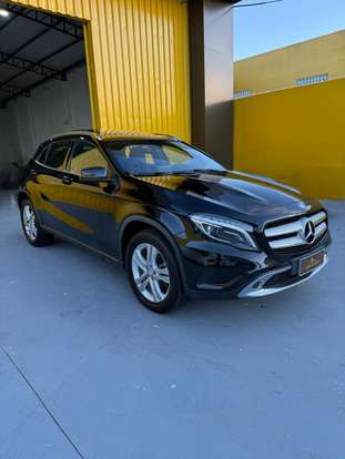 MERCEDES-BENZ-GLA 200-2016