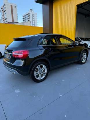 MERCEDES-BENZ-GLA 200-2016
