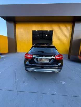 MERCEDES-BENZ-GLA 200-2016