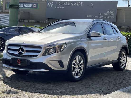 MERCEDES-BENZ-GLA 200-2016