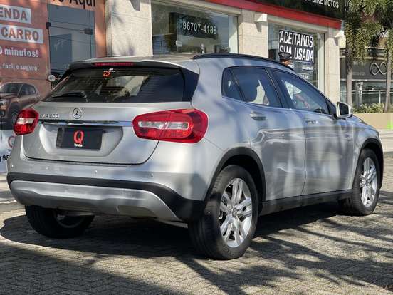 MERCEDES-BENZ-GLA 200-2016
