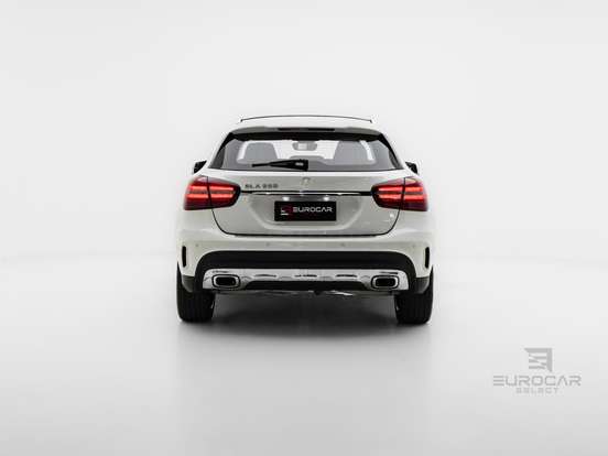 MERCEDES-BENZ-GLA 250-2017