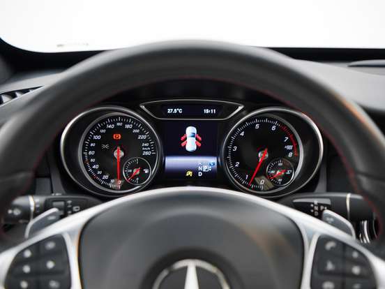 MERCEDES-BENZ-GLA 250-2017