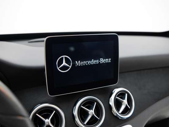 MERCEDES-BENZ-GLA 250-2017