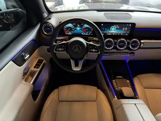 MERCEDES-BENZ-GLB 200-2021