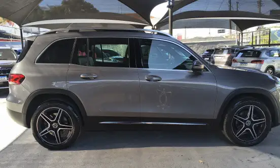 MERCEDES-BENZ-GLB 200-2020