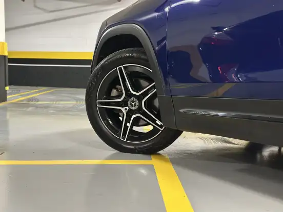 MERCEDES-BENZ-GLB 200-2020