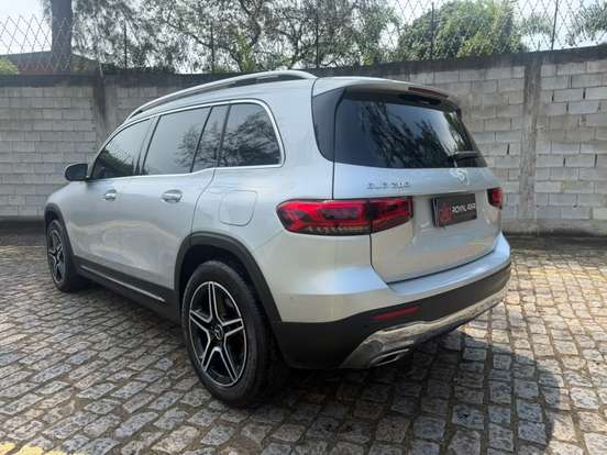 MERCEDES-BENZ-GLB 200-2021