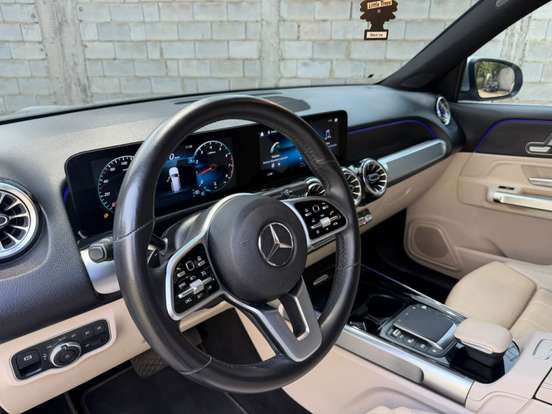 MERCEDES-BENZ-GLB 200-2021