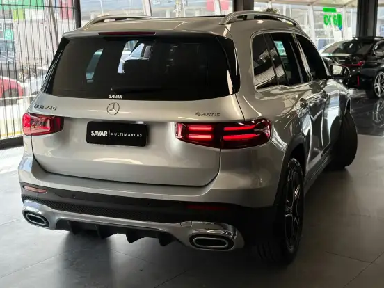 MERCEDES-BENZ-GLB 220-2024