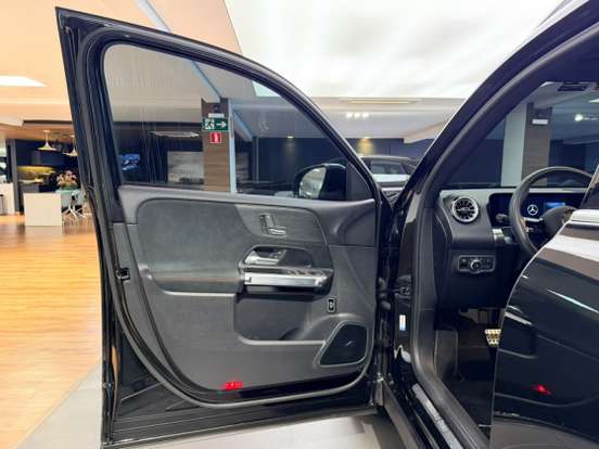 MERCEDES-BENZ-GLB 220-2025