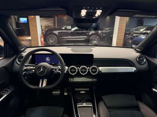 MERCEDES-BENZ-GLB 220-2025