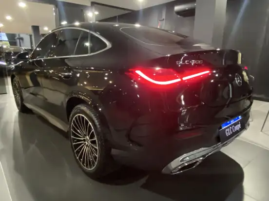 MERCEDES-BENZ-GLC 300-2025