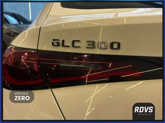 MERCEDES-BENZ-GLC 300-2026