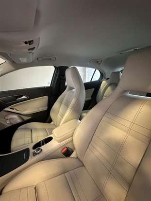 MERCEDES-BENZ-GLA 200-2017