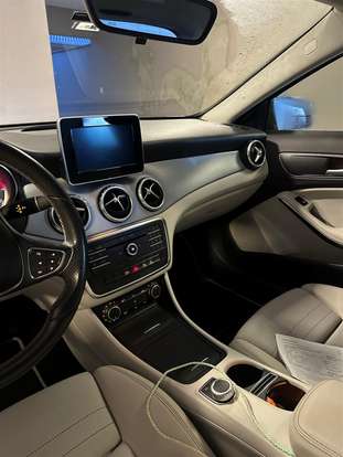 MERCEDES-BENZ-GLA 200-2017