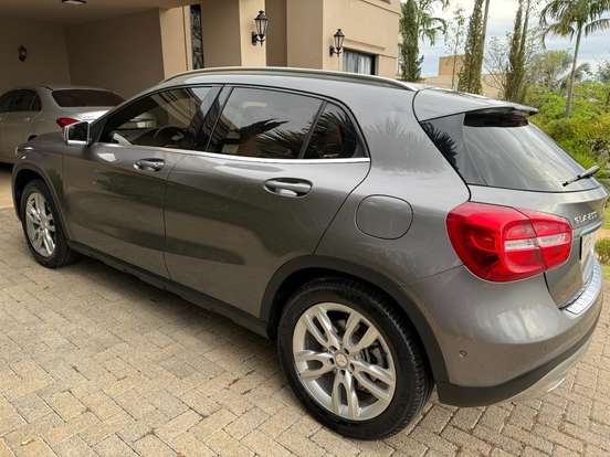 MERCEDES-BENZ-GLA 200-1.6 CGI ADVANCE 16V TURBO FLEX 4P AUTOMÁTICO MERCEDES-BENZ-GLA 200-2015