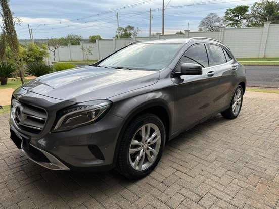MERCEDES-BENZ-GLA 200-2015