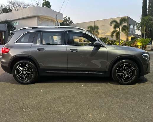 MERCEDES-BENZ-GLB 200-2024