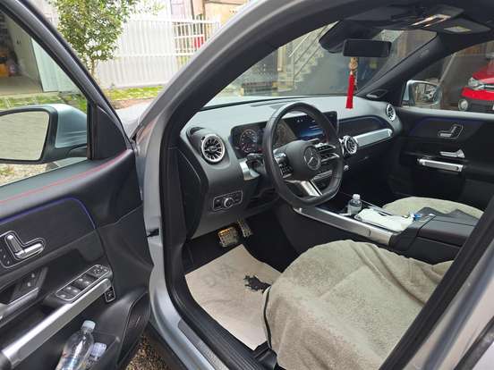 MERCEDES-BENZ-GLB 220-2024