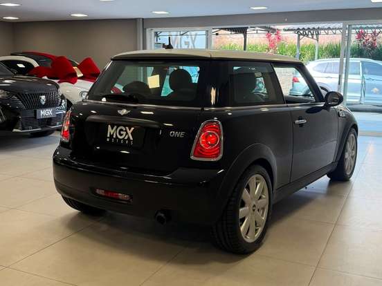 MINI-COOPER-2010